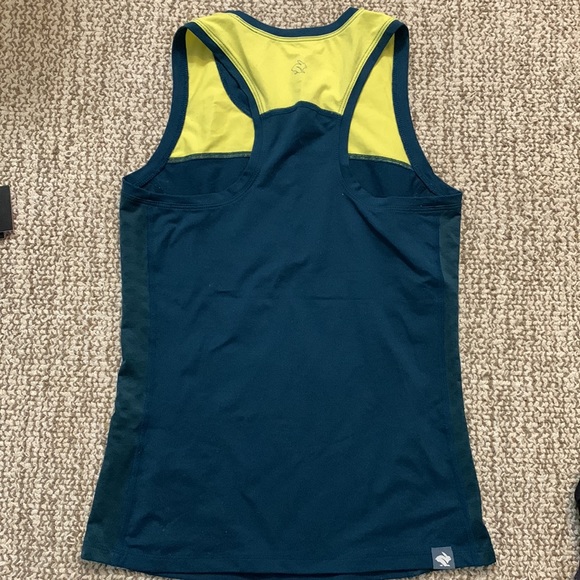Run in Rabbit Tank Top - Picture 3 of 3
